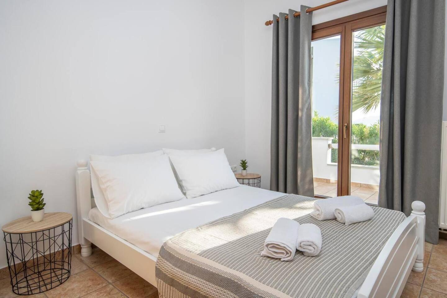 Zoe & Zen Collection Apartment Парос Екстериор снимка